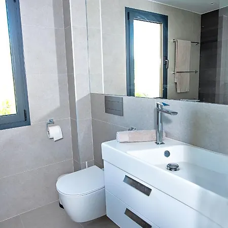 Villa 3 Bdrm Vacation • Sea View • Cala De Mijas *