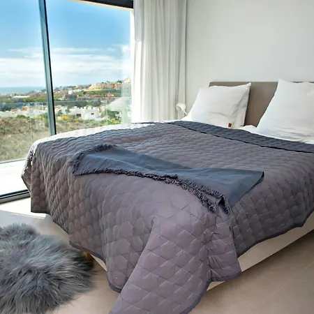 Villa 3 Bdrm Vacation • Sea View • Cala De Mijas *